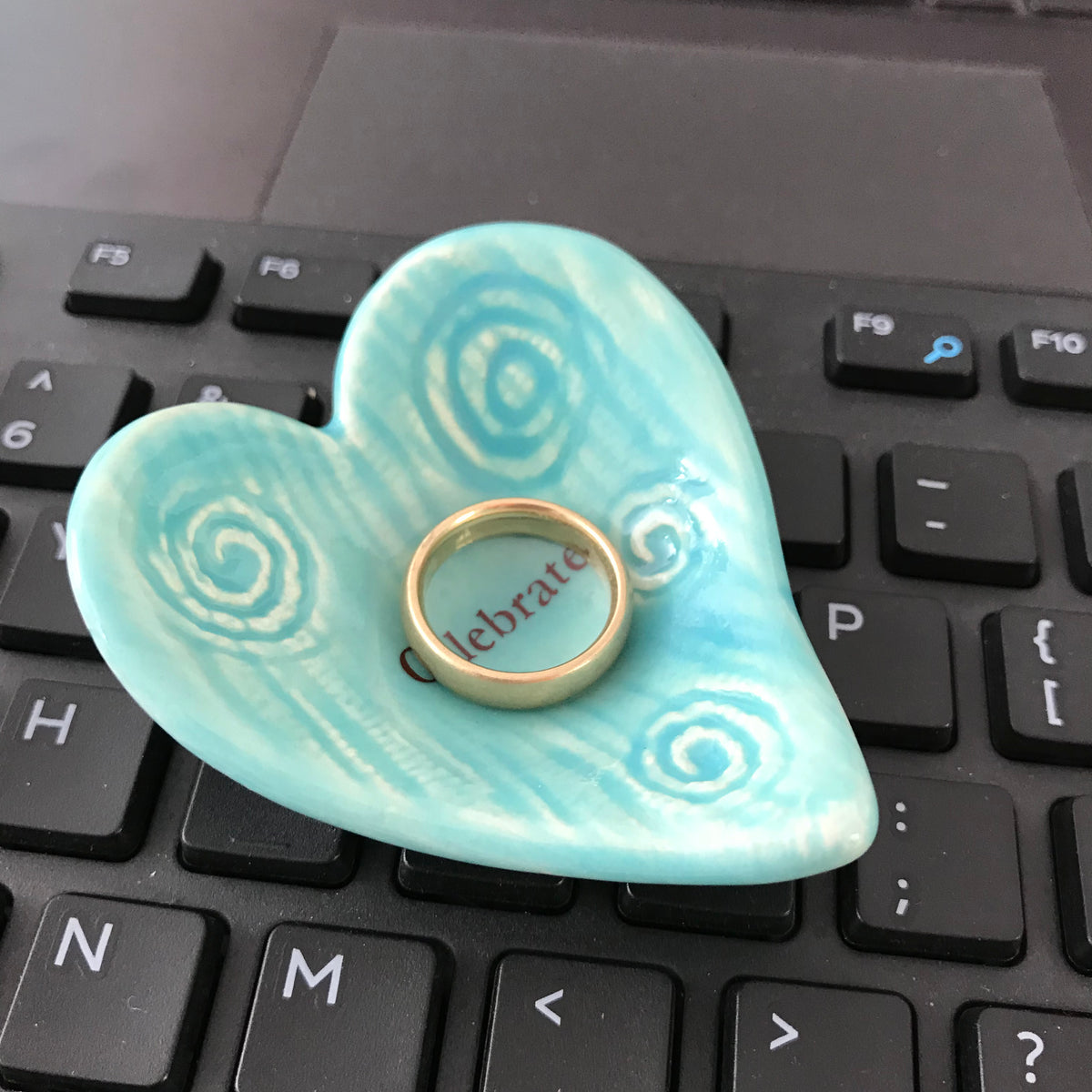 A Giving Heart offers the perfect place for your wedding ring, earrings or other tiny treasures. 