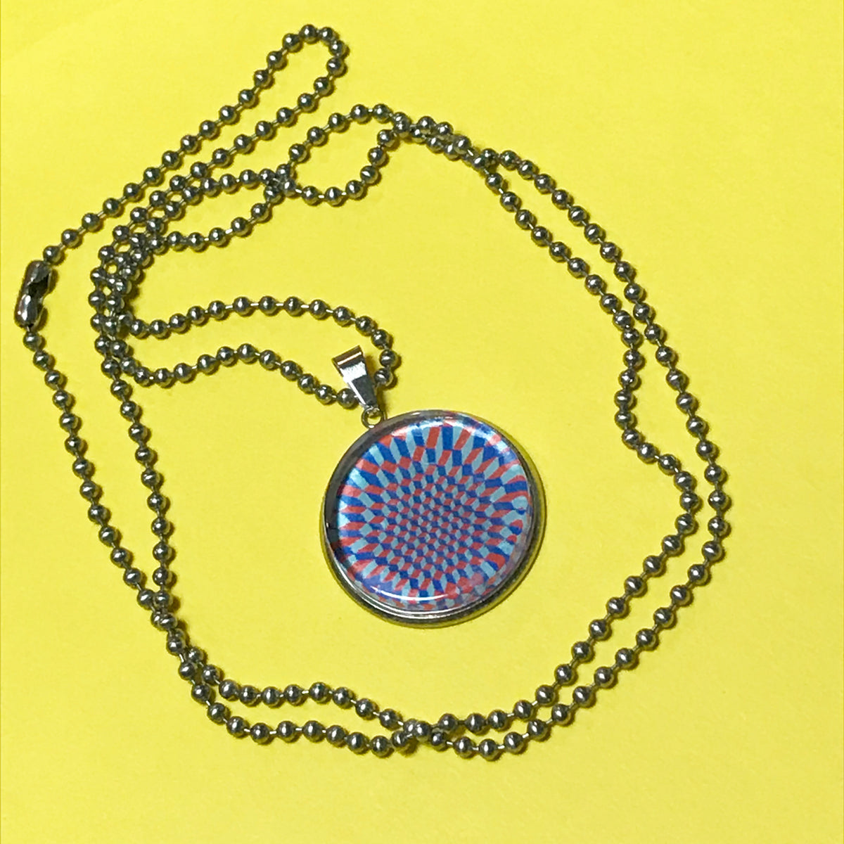 Pendant Collage - Vasarely